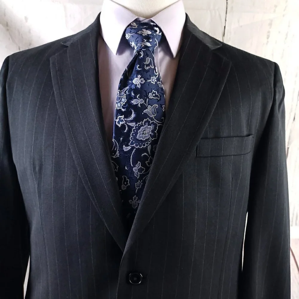 Jos A Bank Traveler's Collection 42R Wool 2 Button Charcoal Striped Suit Jacket